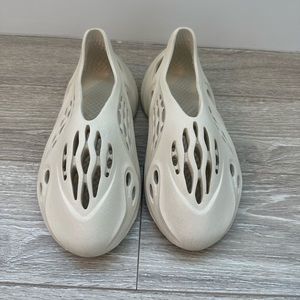 Yeezy woman slides/ shoes